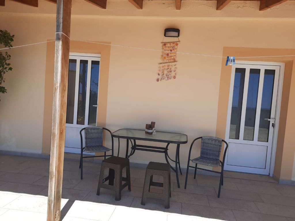 Voula Lentas Ditikos Beach Rooms